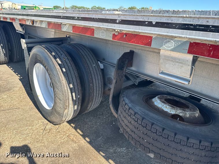 image for item EG6440 2014 Mac flatbed trailer