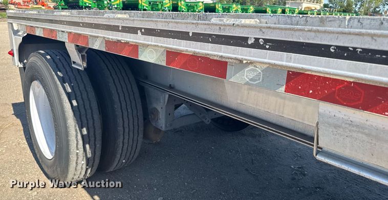 image for item EG6440 2014 Mac flatbed trailer