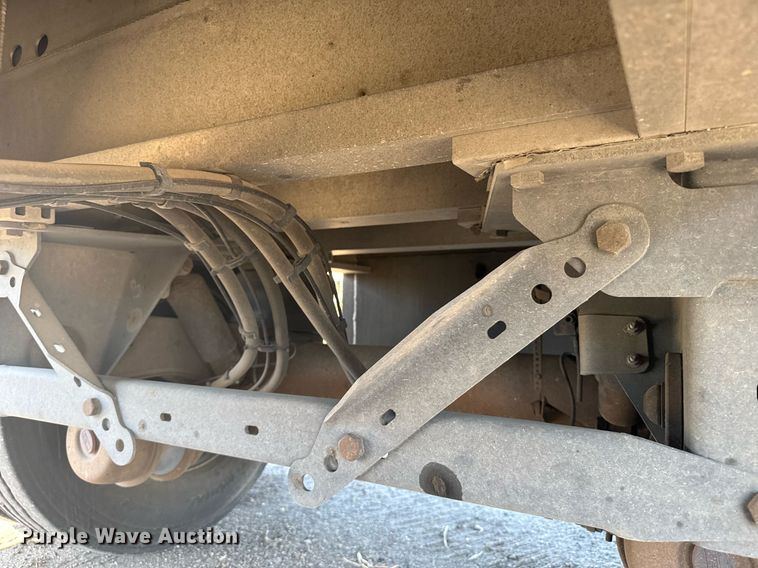 image for item EG6440 2014 Mac flatbed trailer