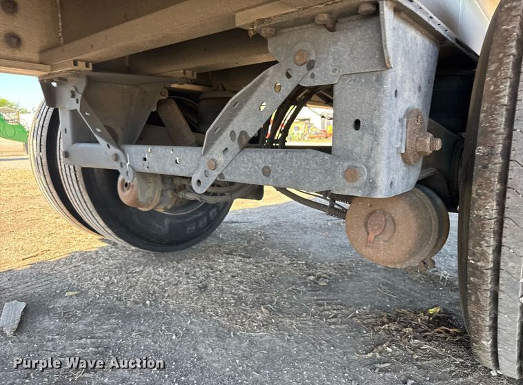 image for item EG6440 2014 Mac flatbed trailer