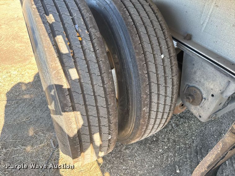 image for item EG6440 2014 Mac flatbed trailer