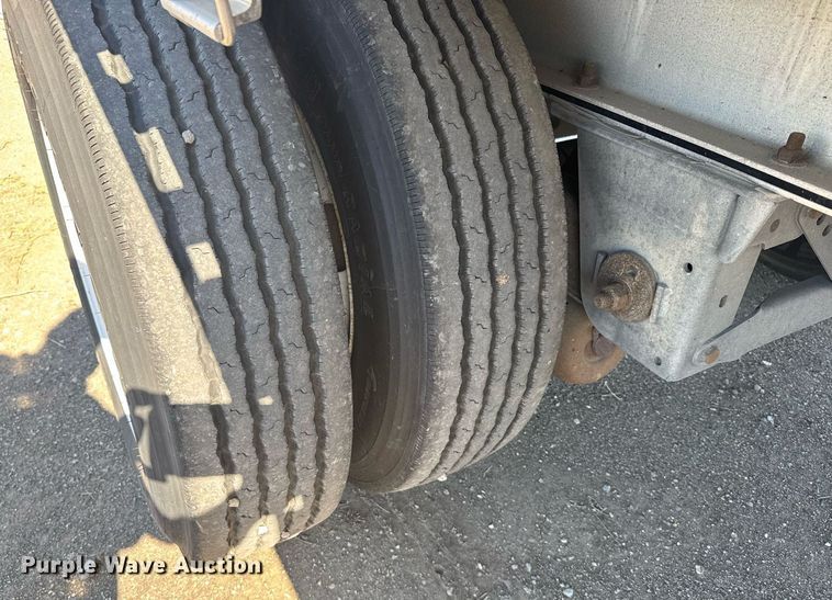 image for item EG6440 2014 Mac flatbed trailer