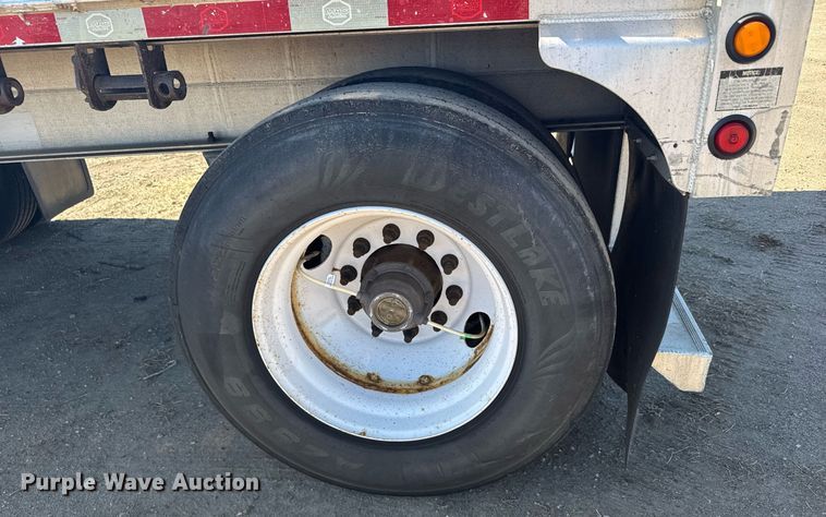 image for item EG6440 2014 Mac flatbed trailer