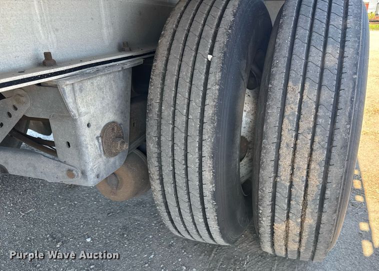 image for item EG6440 2014 Mac flatbed trailer