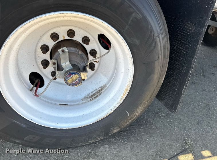 image for item EG6440 2014 Mac flatbed trailer