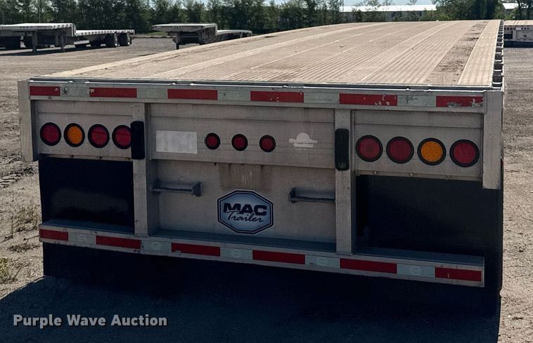 image for item EG6441 2014 Mac flatbed trailer