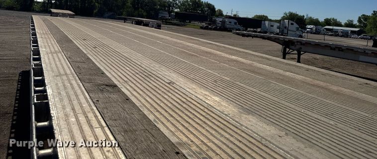 image for item EG6441 2014 Mac flatbed trailer