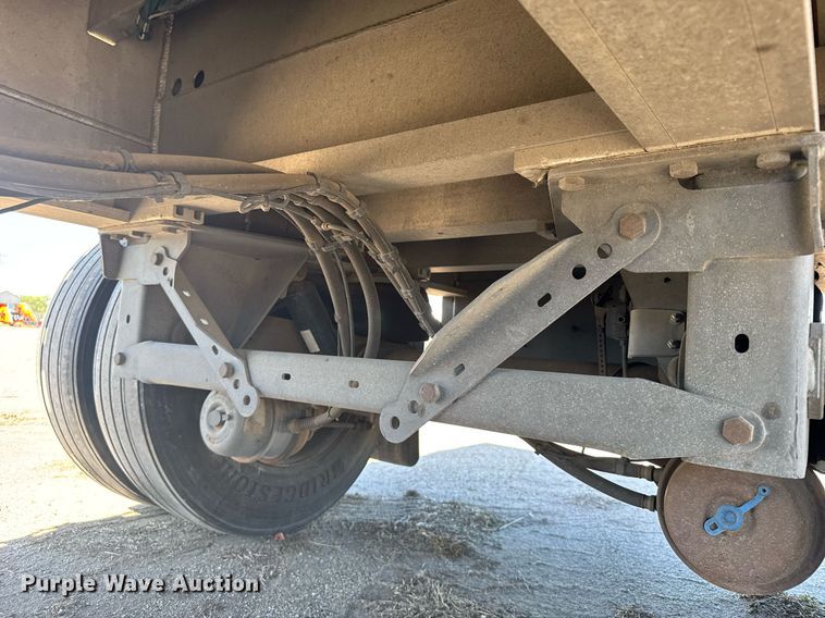 image for item EG6441 2014 Mac flatbed trailer