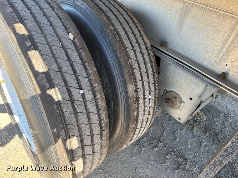 image for item EG6441 2014 Mac flatbed trailer