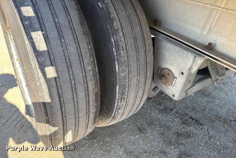 image for item EG6441 2014 Mac flatbed trailer