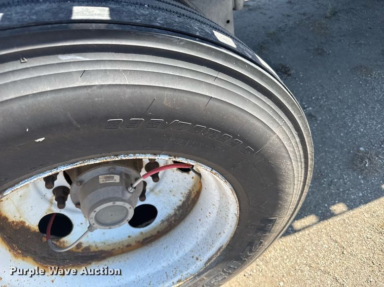 image for item EG6441 2014 Mac flatbed trailer