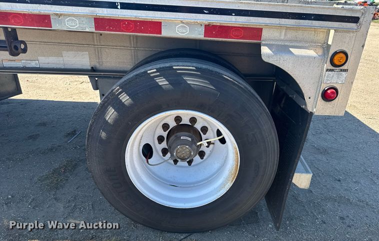 image for item EG6441 2014 Mac flatbed trailer