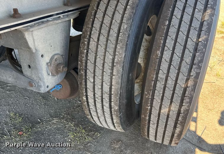 image for item EG6441 2014 Mac flatbed trailer