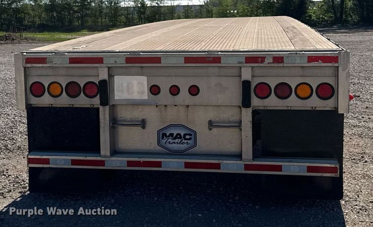 image for item EG6442 2014 Mac flatbed trailer