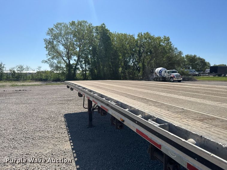 image for item EG6442 2014 Mac flatbed trailer