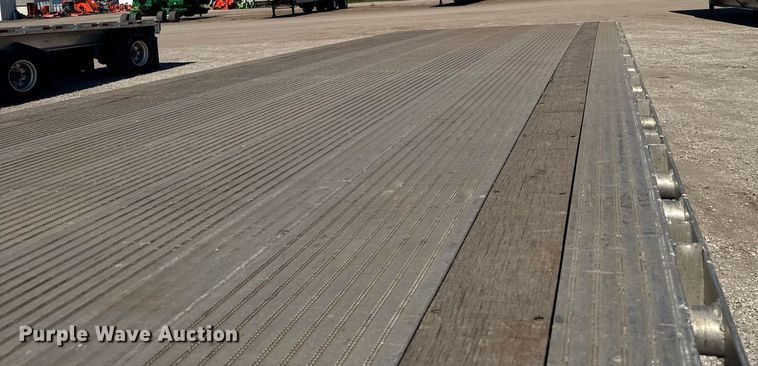 image for item EG6442 2014 Mac flatbed trailer