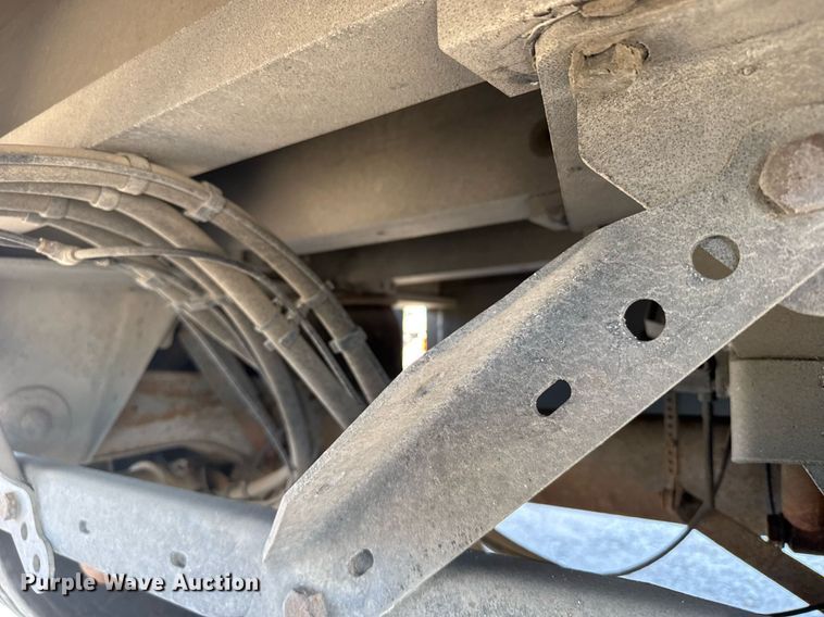 image for item EG6442 2014 Mac flatbed trailer