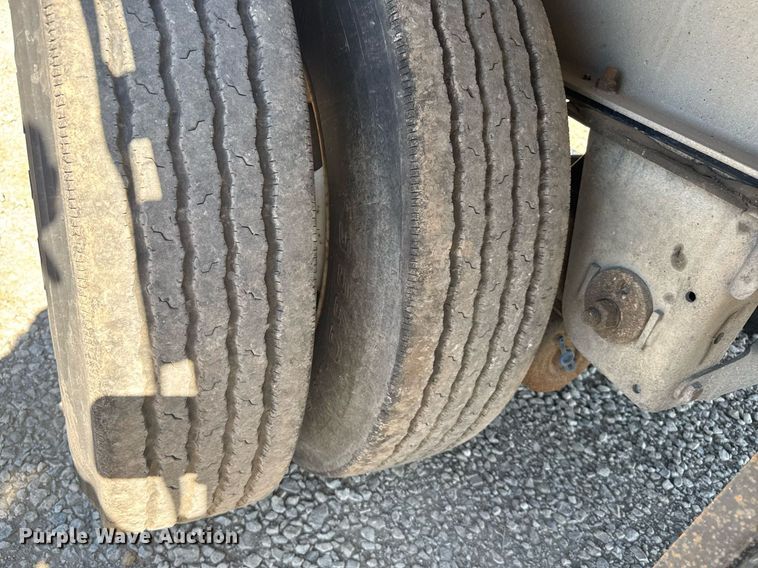 image for item EG6442 2014 Mac flatbed trailer