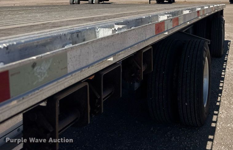 image for item EG6443 2015 Manac flatbed trailer