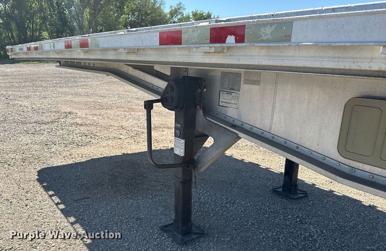 image for item EG6443 2015 Manac flatbed trailer