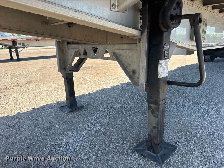 image for item EG6443 2015 Manac flatbed trailer
