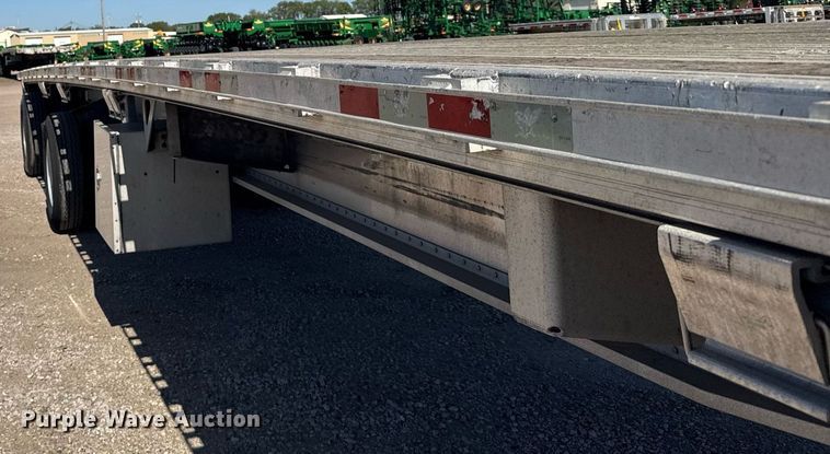 image for item EG6443 2015 Manac flatbed trailer