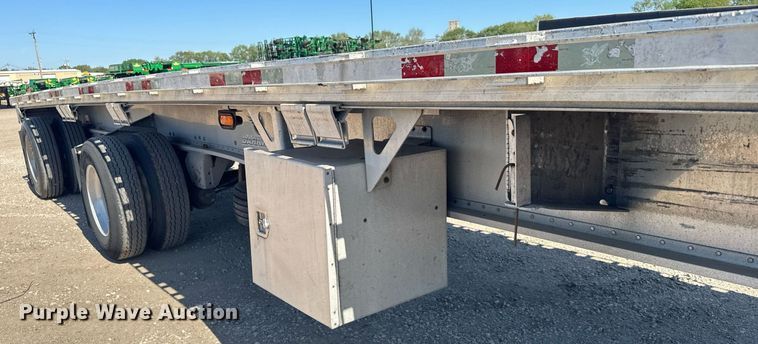 image for item EG6443 2015 Manac flatbed trailer