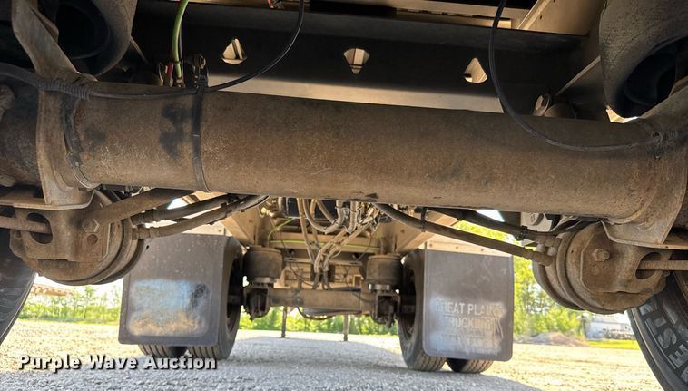 image for item EG6443 2015 Manac flatbed trailer