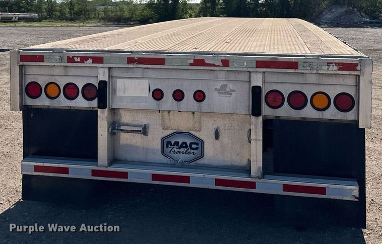 image for item EG6444 2014 Mac flatbed trailer