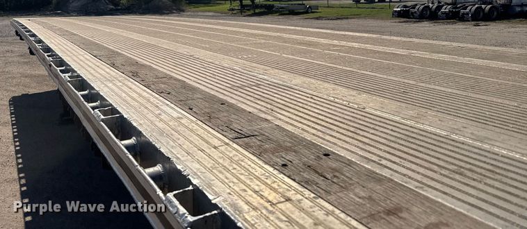 image for item EG6444 2014 Mac flatbed trailer