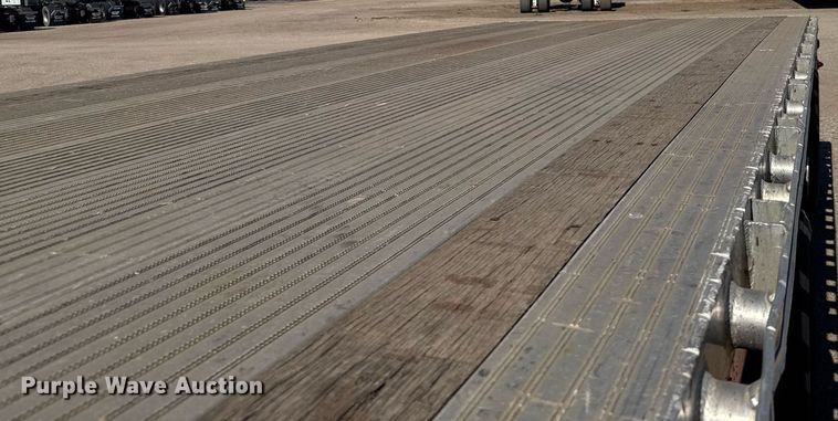 image for item EG6444 2014 Mac flatbed trailer