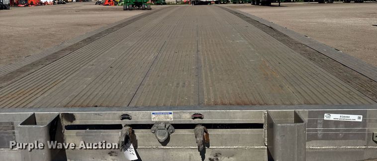 image for item EG6444 2014 Mac flatbed trailer