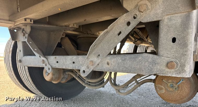 image for item EG6444 2014 Mac flatbed trailer