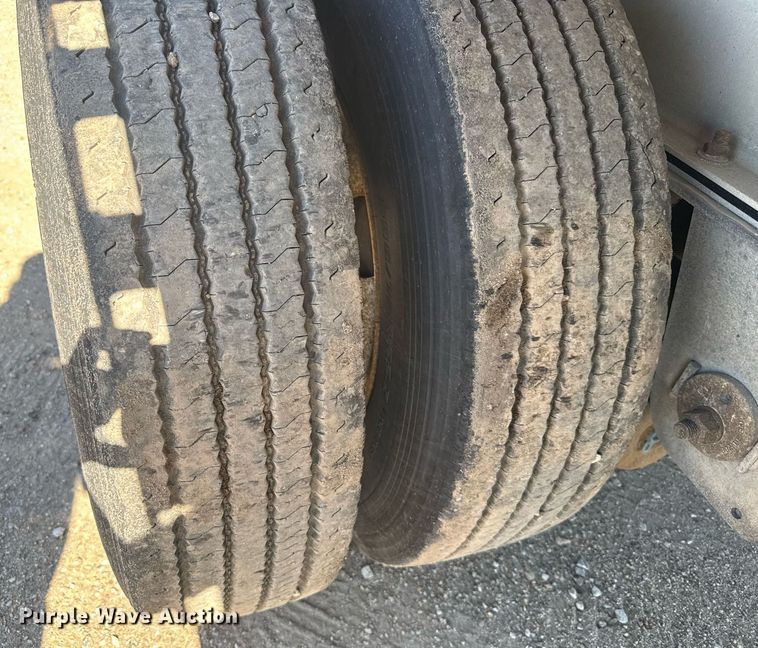 image for item EG6444 2014 Mac flatbed trailer