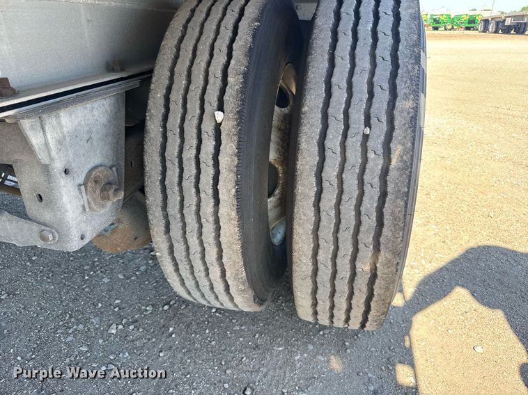 image for item EG6444 2014 Mac flatbed trailer