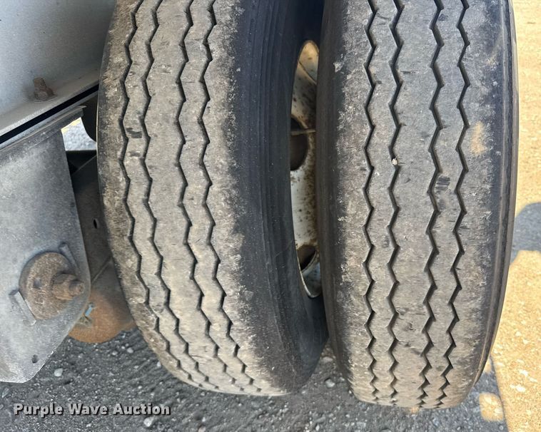 image for item EG6444 2014 Mac flatbed trailer