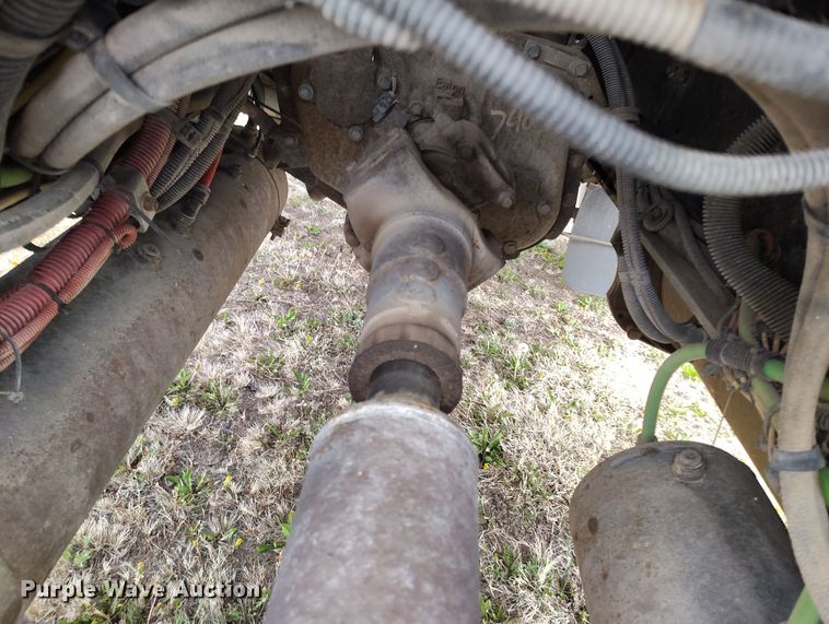 image for item EH0286 2006 Freightliner FLD120 semi truck