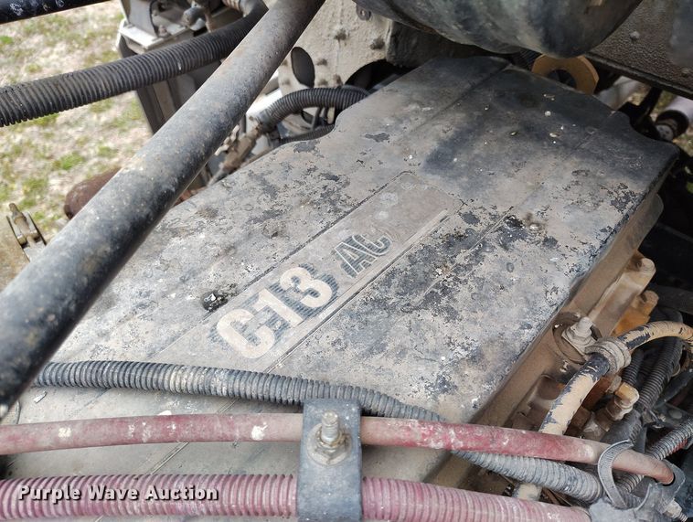 image for item EH0286 2006 Freightliner FLD120 semi truck