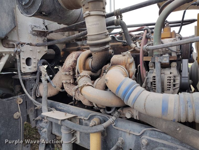 image for item EH0286 2006 Freightliner FLD120 semi truck