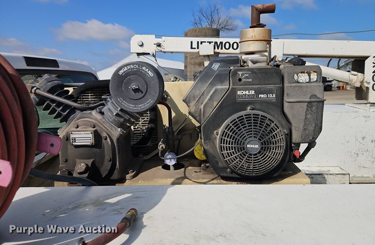 image for item EI8965 2001 Ford F450 Super Duty utility / service truck