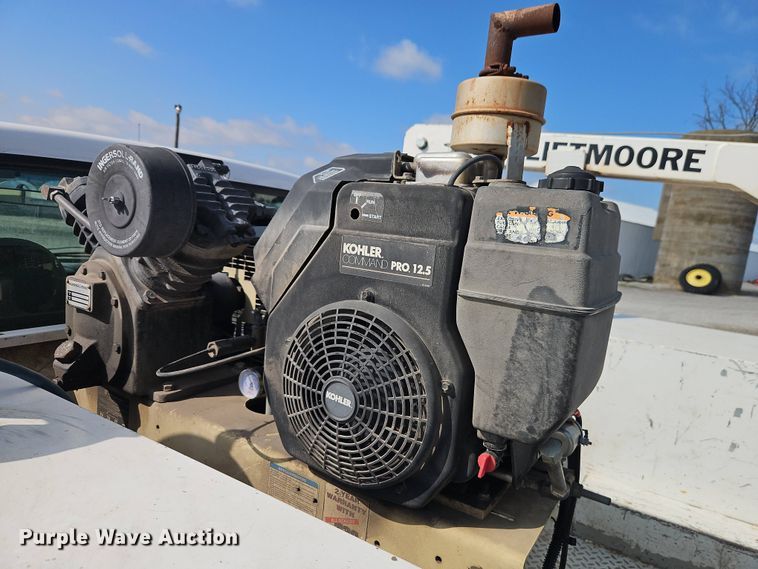 image for item EI8965 2001 Ford F450 Super Duty utility / service truck