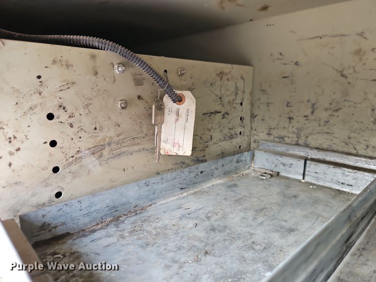 image for item EI8965 2001 Ford F450 Super Duty utility / service truck