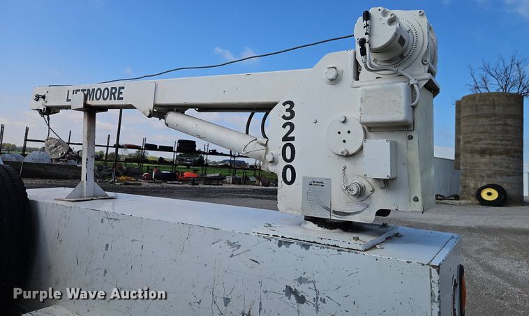 image for item EI8965 2001 Ford F450 Super Duty utility / service truck