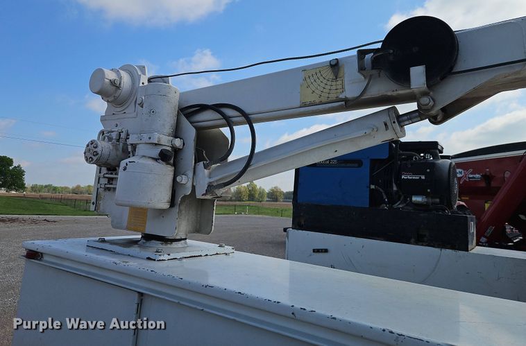 image for item EI8965 2001 Ford F450 Super Duty utility / service truck