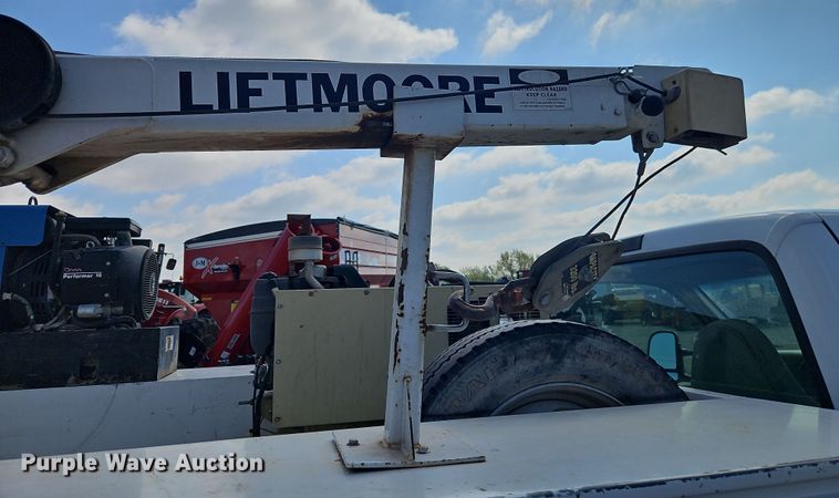 image for item EI8965 2001 Ford F450 Super Duty utility / service truck