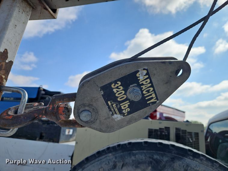 image for item EI8965 2001 Ford F450 Super Duty utility / service truck