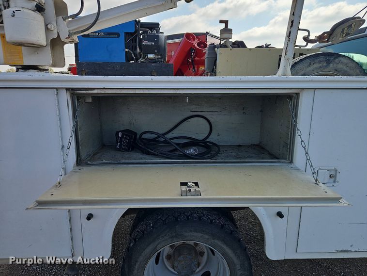 image for item EI8965 2001 Ford F450 Super Duty utility / service truck