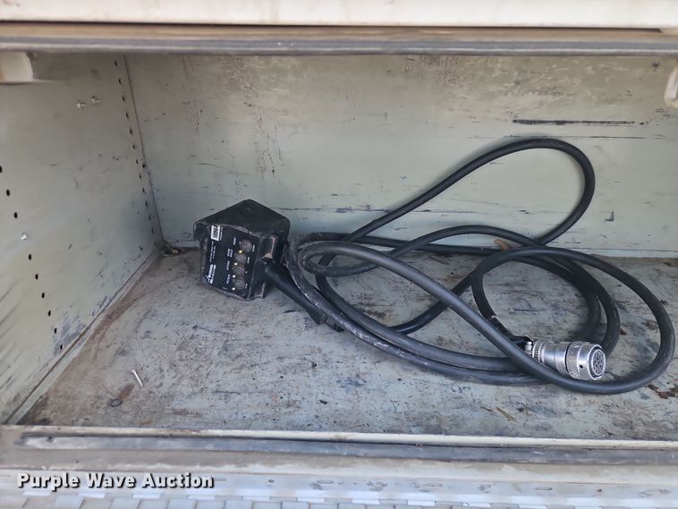 image for item EI8965 2001 Ford F450 Super Duty utility / service truck