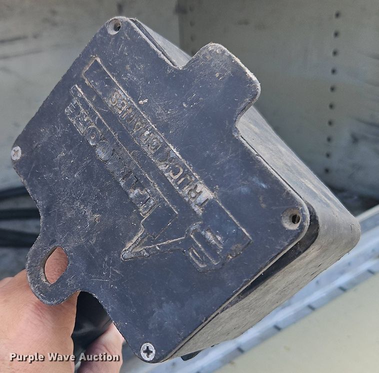 image for item EI8965 2001 Ford F450 Super Duty utility / service truck