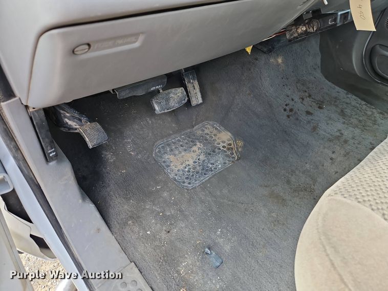 image for item EI8965 2001 Ford F450 Super Duty utility / service truck